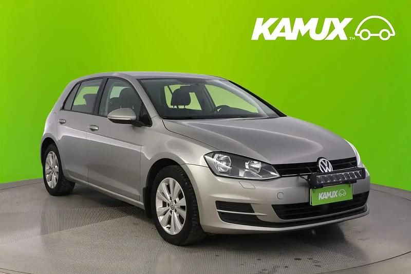 Käytetty VW Golf VII Comfortline 105 HP (77 kW) 2014 Hopea / harmaa Sedan