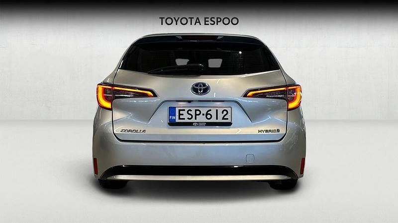 Käytetty Toyota Corolla Active 122 HP (89 kW) 2021 Hopea Farmari
