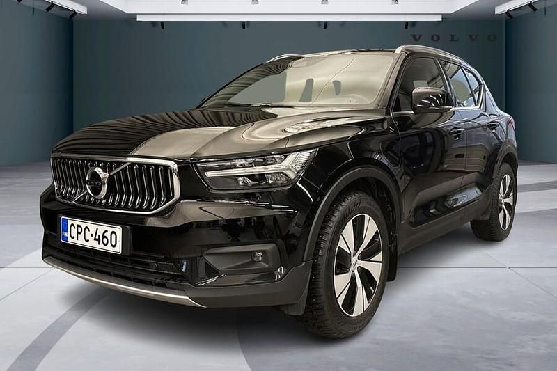 Musta Käytetty 2021 Volvo XC40 Business Edition Katumaasturi | 27 750 € (Perustarjous) - Kuva 1/4
