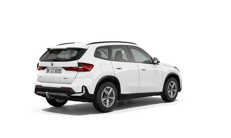 Uusi 2025 BMW X1 Katumaasturi | 49 885 € (Perustarjous) - Kuva 1/3