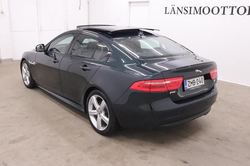 Käytetty Jaguar XE R-Sport 163 HP (119 kW) 2015 Sedan