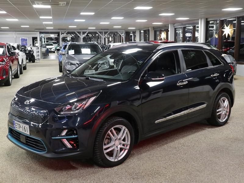 Käytetty Kia Niro Premium 150 kW (204 HP) 2021 Sininen Katumaasturi