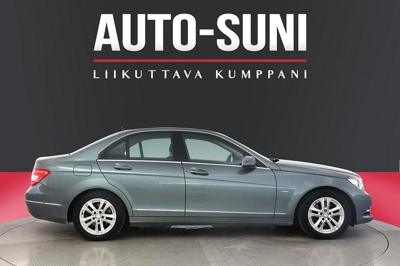 Käytetty Mercedes C220 Business 170 HP (125 kW) 2011 Sedan