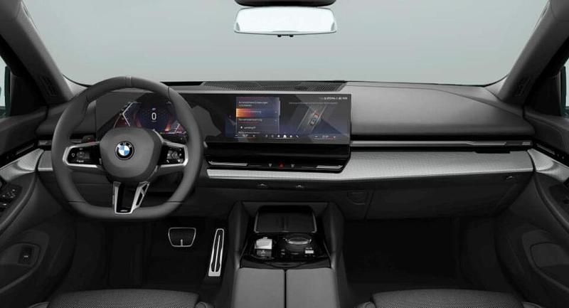 Käytetty BMW 520 Comfort Edition 197 HP (144 kW) 2025 Vihreä Farmari