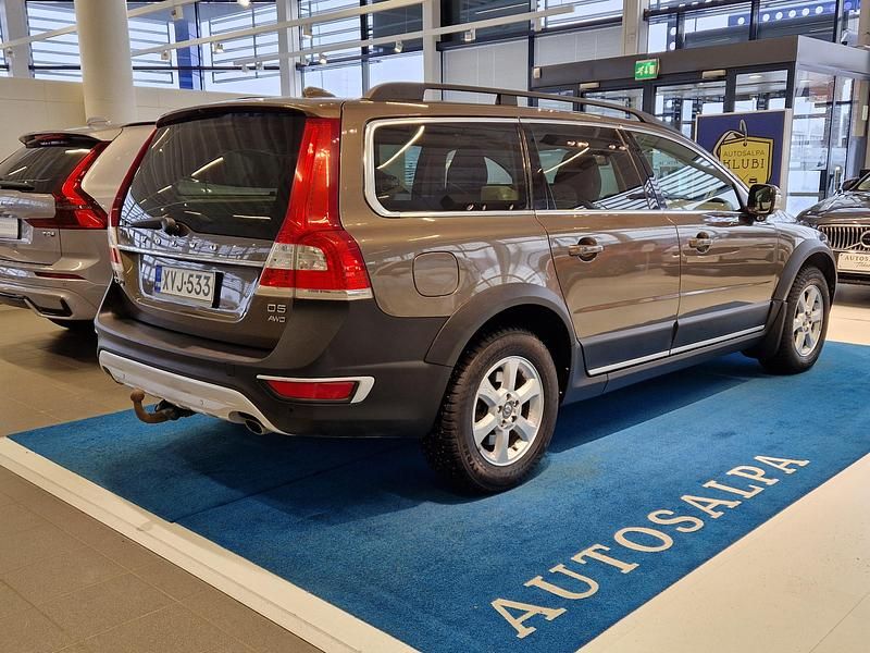 Käytetty Volvo XC70 Business Edition 215 HP (158 kW) 2014 Farmari