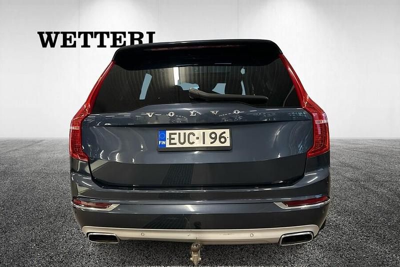 Käytetty Volvo XC90 Inscription 303 HP (222 kW) 2018 Violetti Katumaasturi