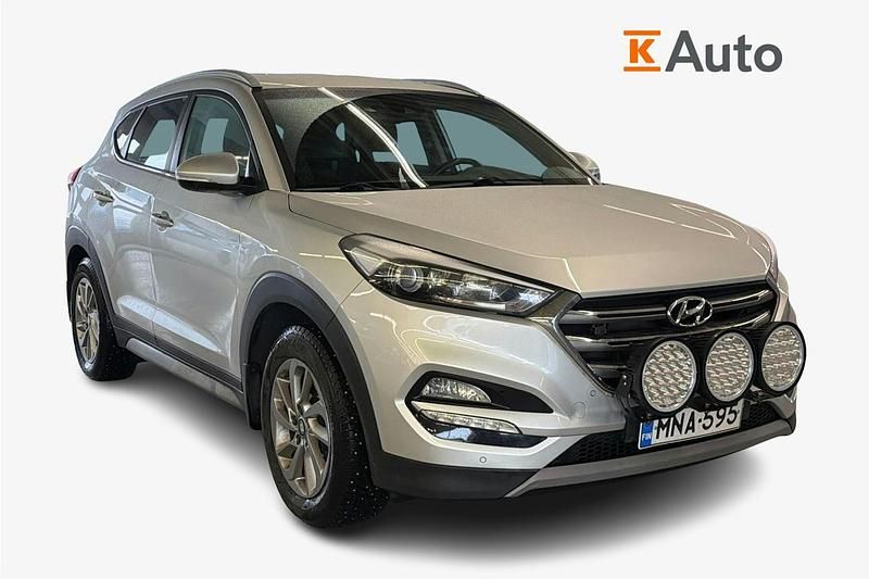 Käytetty Hyundai Tucson Style 174 HP (127 kW) 2017 Hopea Katumaasturi