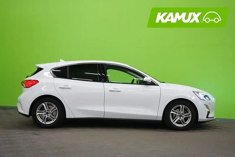 Käytetty Ford Focus Trend 125 HP (91 kW) 2019 Valkoinen Sedan