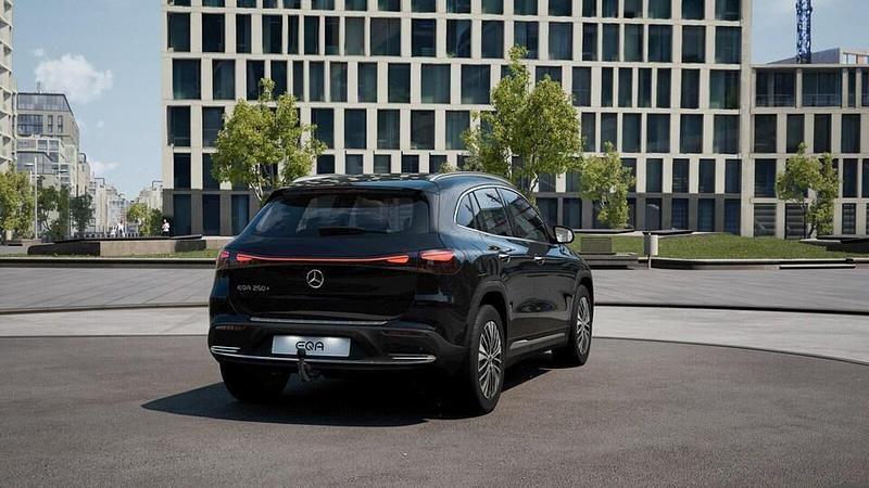 Uusi Mercedes EQA250+ Business 139 kW (190 HP) 2025 Katumaasturi