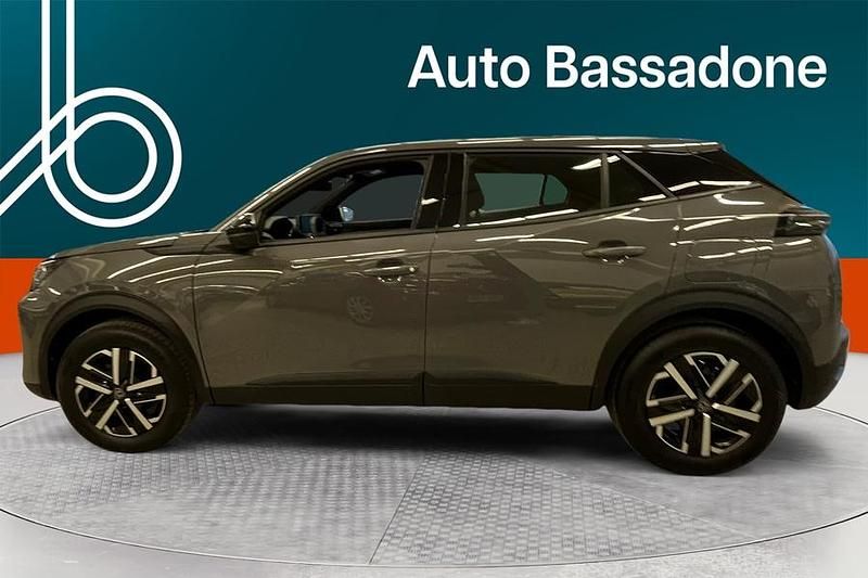 Käytetty Peugeot 2008 Active 131 HP (96 kW) 2024 Katumaasturi