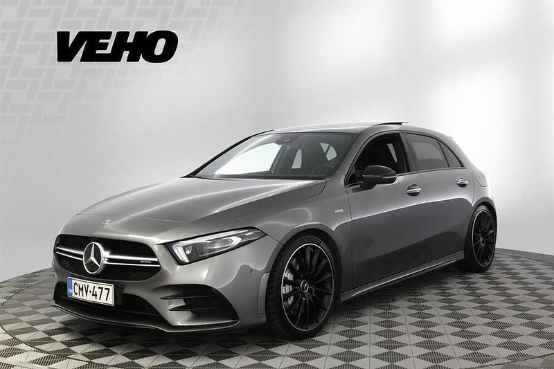 Harmaa Käytetty 2019 Mercedes A35 AMG Premium Plus Viistoperä | 43 900 € - Kuva 1/4
