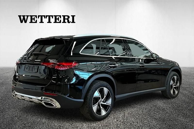 Käytetty Mercedes GLC300e Premium 313 HP (230 kW) 2024 Musta Katumaasturi