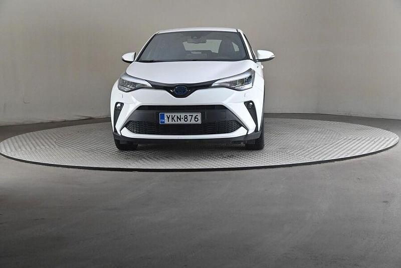 Käytetty Toyota C-HR Active 122 HP (89 kW) 2020 Katumaasturi