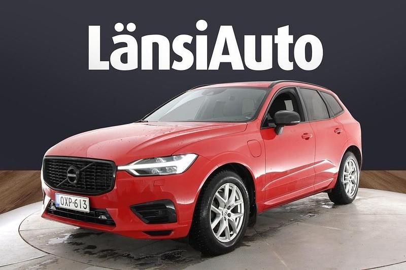 Käytetty Volvo XC60 R-Design 303 HP (222 kW) 2019 Katumaasturi