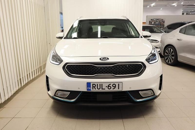 Käytetty Kia Niro 105 HP (77 kW) 2017 Valkoinen Katumaasturi