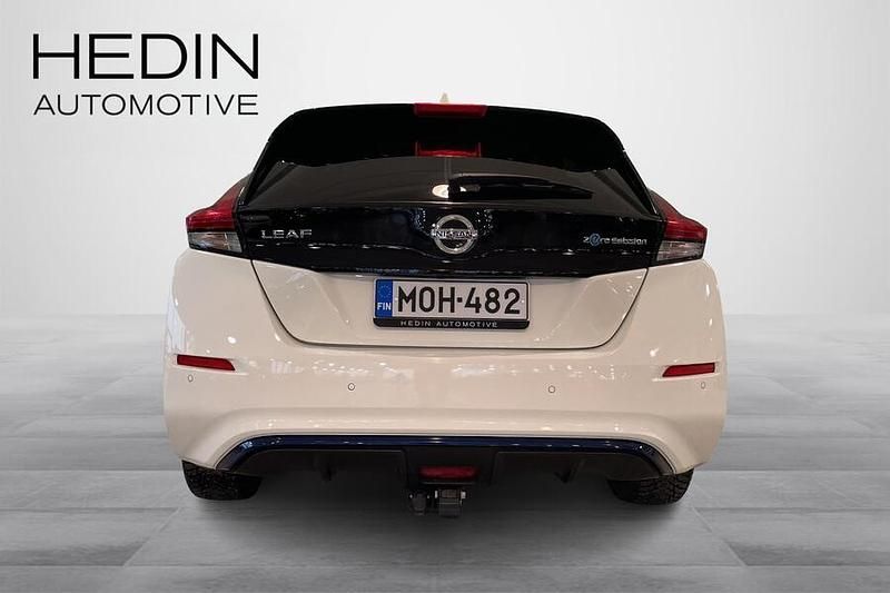 Käytetty Nissan Leaf Acenta 110 kW (150 HP) 2022 Valkoinen Viistoperä