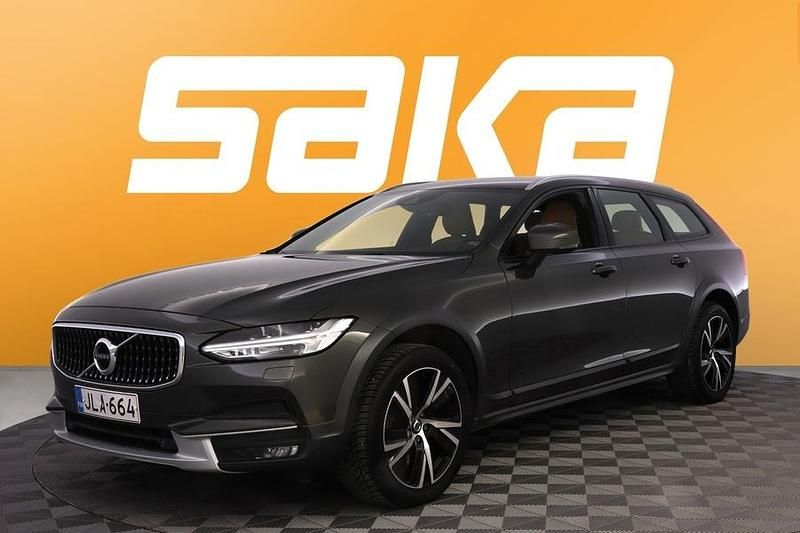 Käytetty Volvo V90 CC Business Edition 190 HP (139 kW) 2019 Farmari
