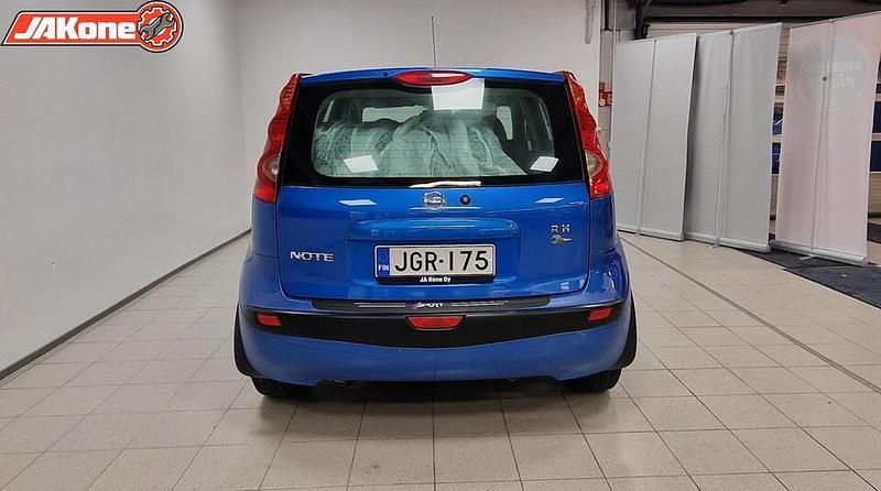 Käytetty Nissan Note Tekna 110 HP (80 kW) 2006 Keltainen Tila-auto