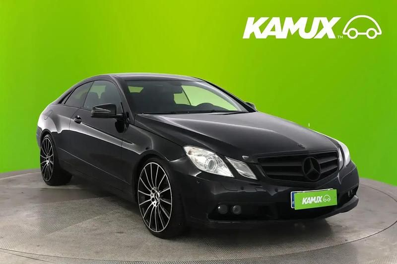 Musta Käytetty 2010 Mercedes E250 Coupe - kaksiovinen | 10 990 € (Hyvä tarjous) - Kuva 1/4