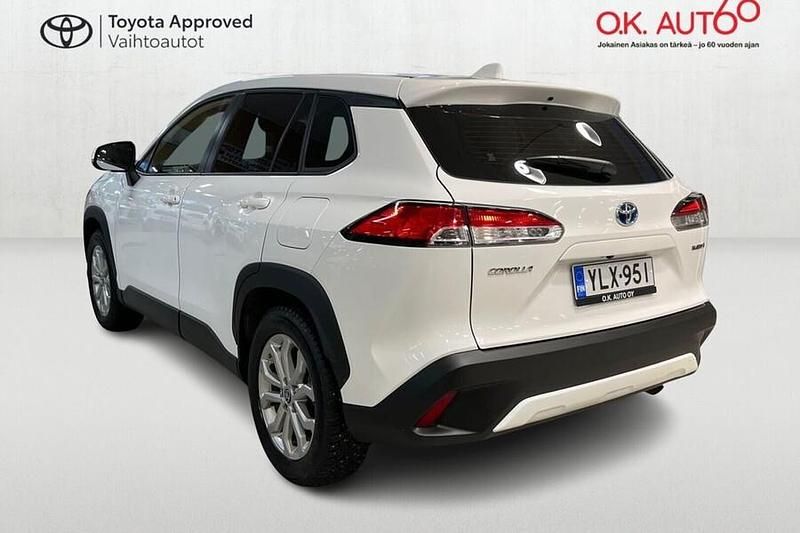 Käytetty Toyota Corolla Cross Active 197 HP (144 kW) 2023 Valkoinen Katumaasturi