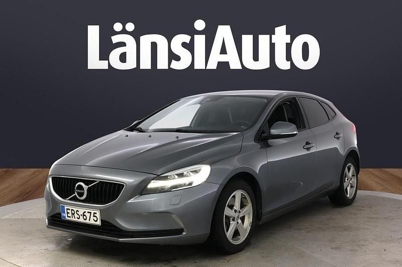Käytetty Volvo V40 Business Edition 122 HP (89 kW) 2019 Harmaa Viistoperä