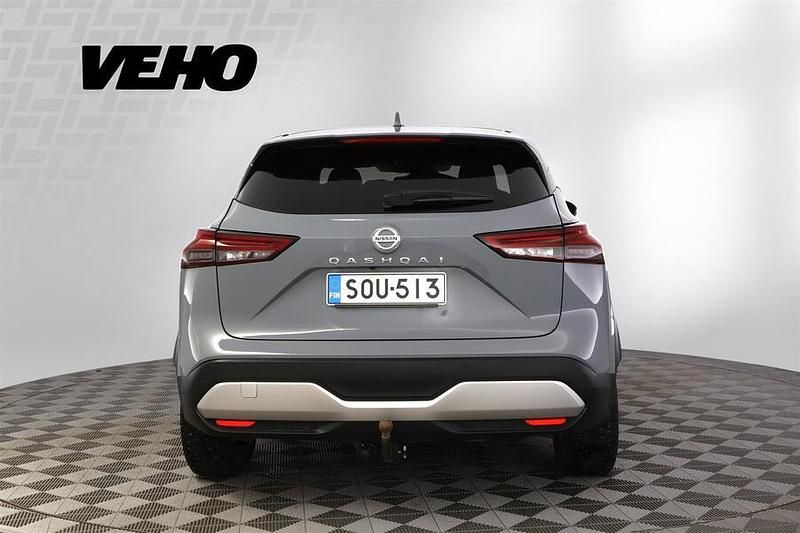 Käytetty Nissan Qashqai N-Connecta 158 HP (116 kW) 2022 Harmaa Katumaasturi