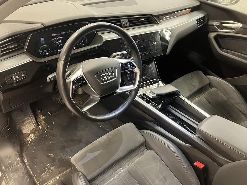 Käytetty Audi e-tron Sportback 300 kW (408 HP) 2021 Katumaasturi