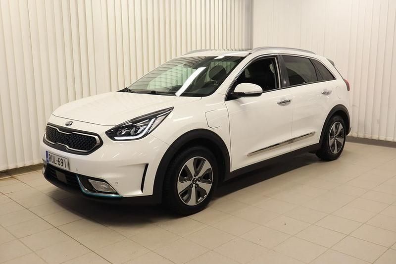 Käytetty Kia Niro 105 HP (77 kW) 2017 Valkoinen Katumaasturi