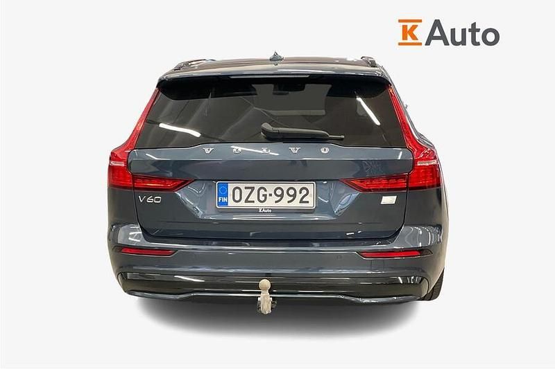 Käytetty Volvo V60 Plus 350 HP (257 kW) 2023 Farmari