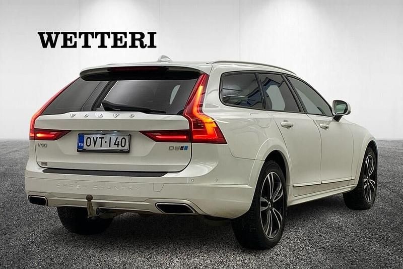 Käytetty Volvo V90 CC Pro 241 HP (177 kW) 2017 Valkoinen Farmari