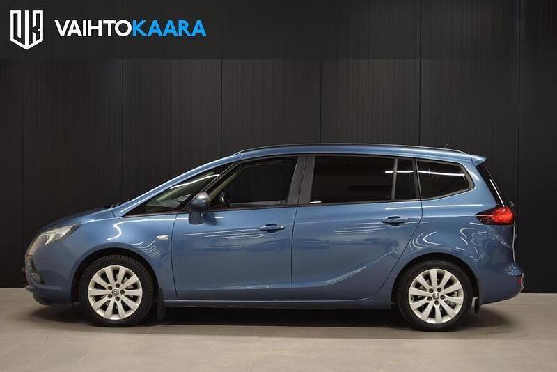 Käytetty Opel Zafira Tourer Enjoy 140 HP (102 kW) 2013 Tila-auto