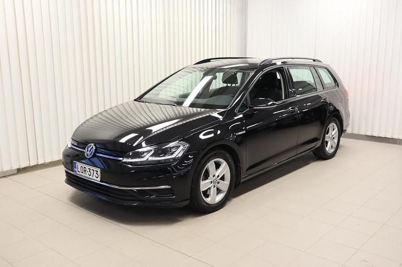 Käytetty VW Golf VII Comfortline 131 HP (96 kW) 2019 Musta Farmari