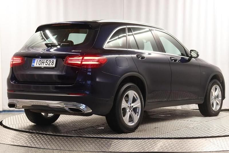 Käytetty Mercedes GLC350 Business 287 HP (211 kW) 2018 Sininen Katumaasturi