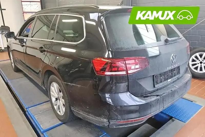 Käytetty VW Passat Business 150 HP (110 kW) 2023 Musta Farmari