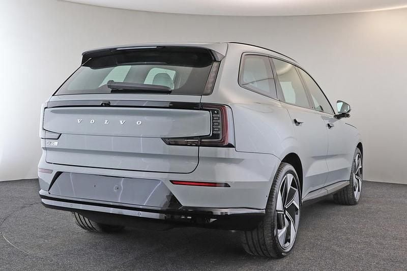 Uusi Volvo EX90 Performance 380 kW (517 HP) 2025 Harmaa Katumaasturi