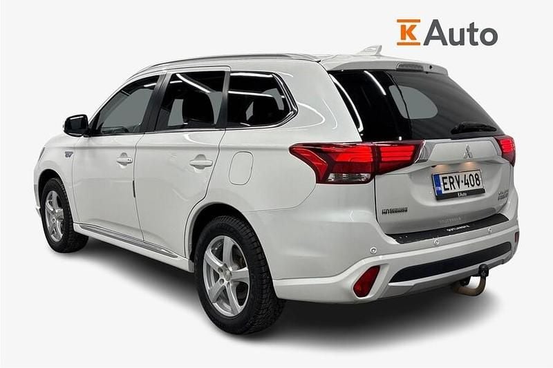 Käytetty Mitsubishi Outlander P-HEV 121 HP (88 kW) 2016 Valkoinen Farmari