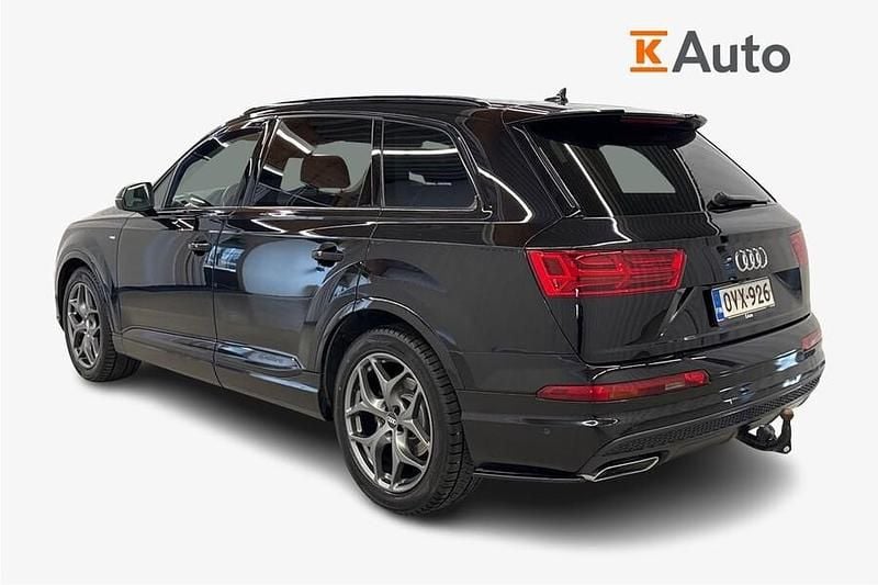 Käytetty Audi Q7 S-Line 272 HP (200 kW) 2015 Musta Katumaasturi