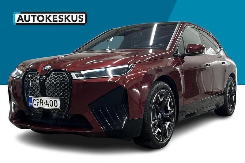 Punainen Käytetty 2022 BMW iX Comfort Edition Katumaasturi | 43 290 € (Perustarjous) - Kuva 1/3
