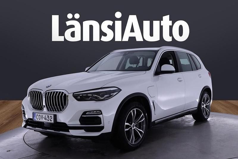 Valkoinen Käytetty 2020 BMW X5 Comfort Edition Katumaasturi | 41 490 € (Supertarjous) - Kuva 1/1