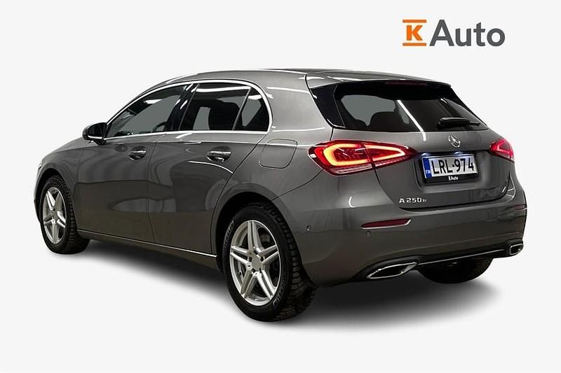 Käytetty Mercedes A250 Business 160 HP (117 kW) 2023 Viistoperä