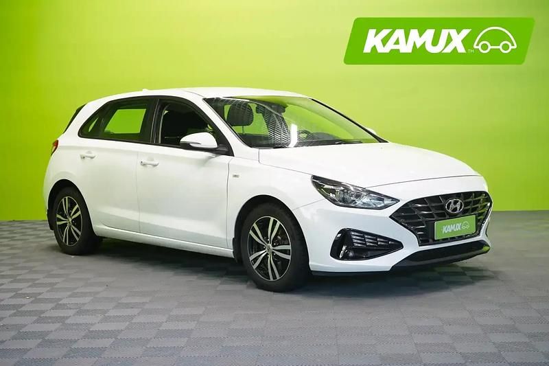 Valkoinen Käytetty 2021 Hyundai i30 Comfort Sedan | 14 570 € (Perustarjous) - Kuva 1/4
