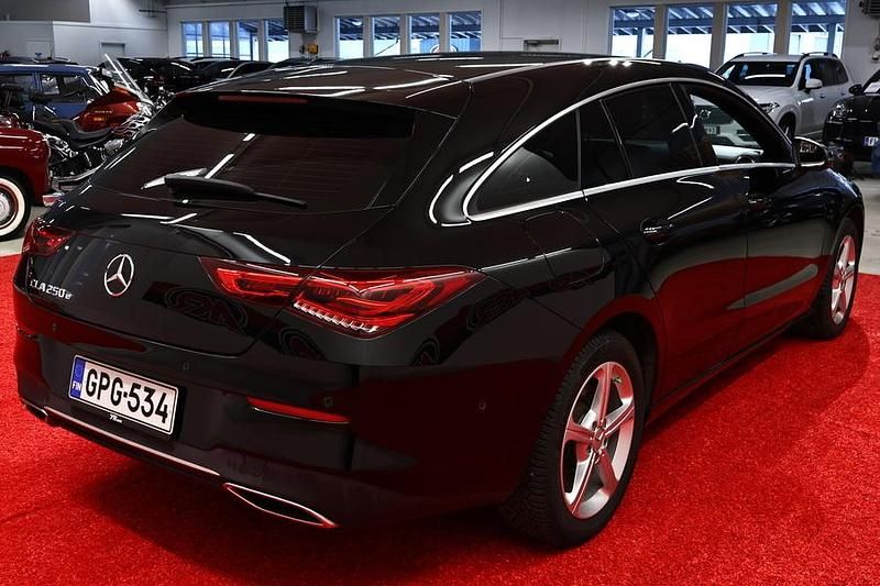 Käytetty Mercedes CLA250e Business 160 HP (117 kW) 2022 Musta Sedan