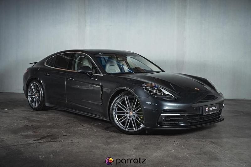 Käytetty Porsche Panamera 4 Sport 330 HP (242 kW) 2018 Sedan