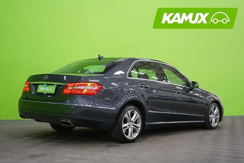 Käytetty Mercedes E220 Business 170 HP (125 kW) 2012 Hopea / harmaa Sedan