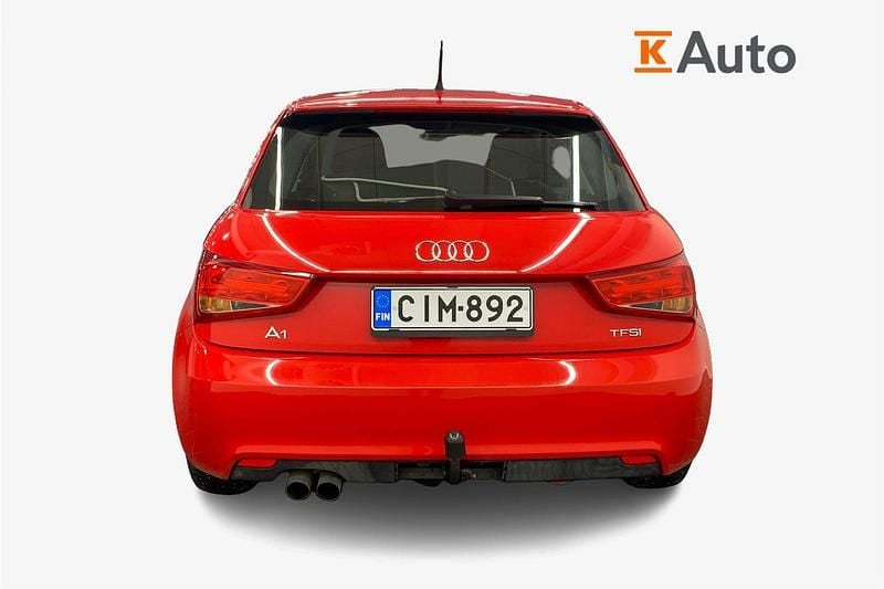Käytetty Audi A1 Attraction 122 HP (89 kW) 2012 Punainen Viistoperä