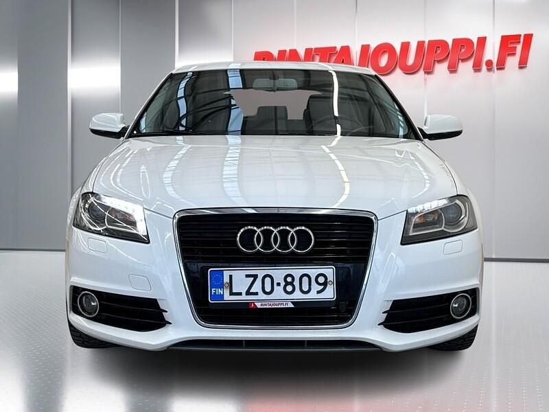 Käytetty Audi A3 Sportback Attraction 125 HP (91 kW) 2011 Viistoperä