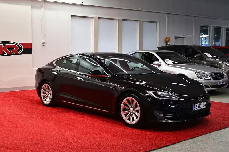 Käytetty Tesla Model S 244 kW (332 HP) 2017 Musta Viistoperä
