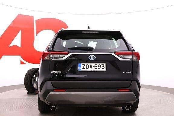 Käytetty Toyota RAV4 Active 176 HP (129 kW) 2022 218 musta Katumaasturi