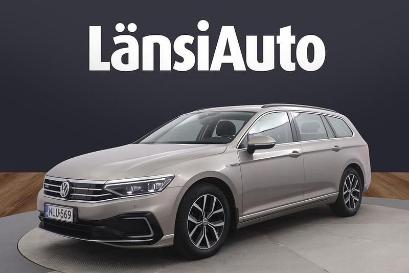 Käytetty 2020 VW Passat GTE Farmari | 22 790 € (Hieman kallis) - Kuva 1/1