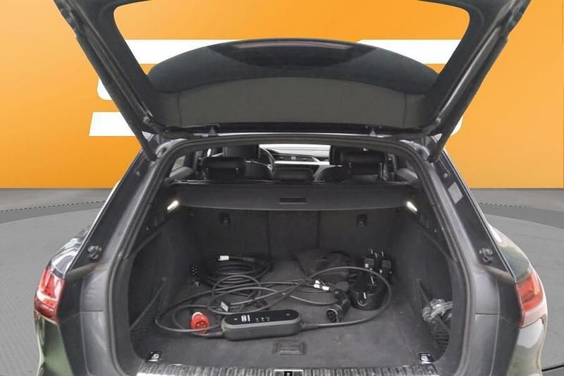 Käytetty Audi e-tron Advanced Plus 300 kW (408 HP) 2023 Katumaasturi